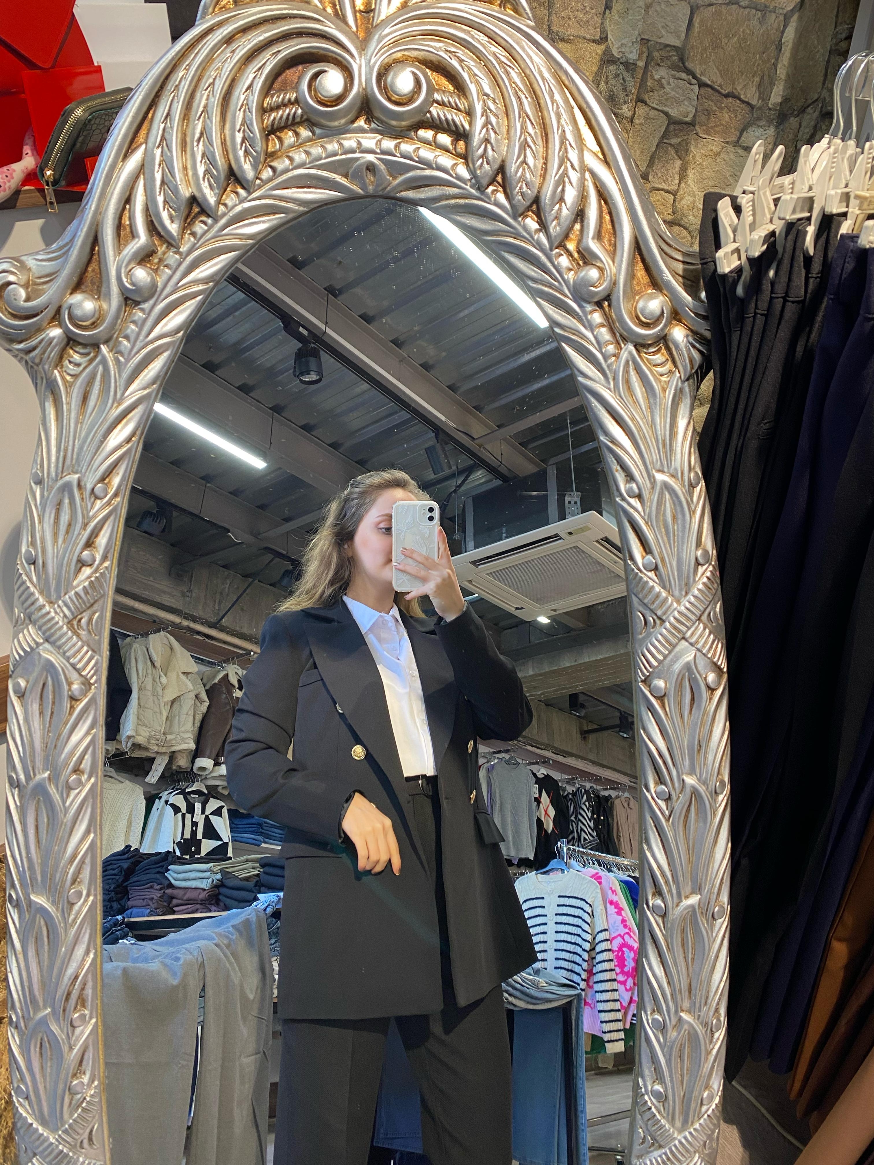 Gold%20Düğme%20Detaylı%20Astarlı%20Blazer%20Ceket